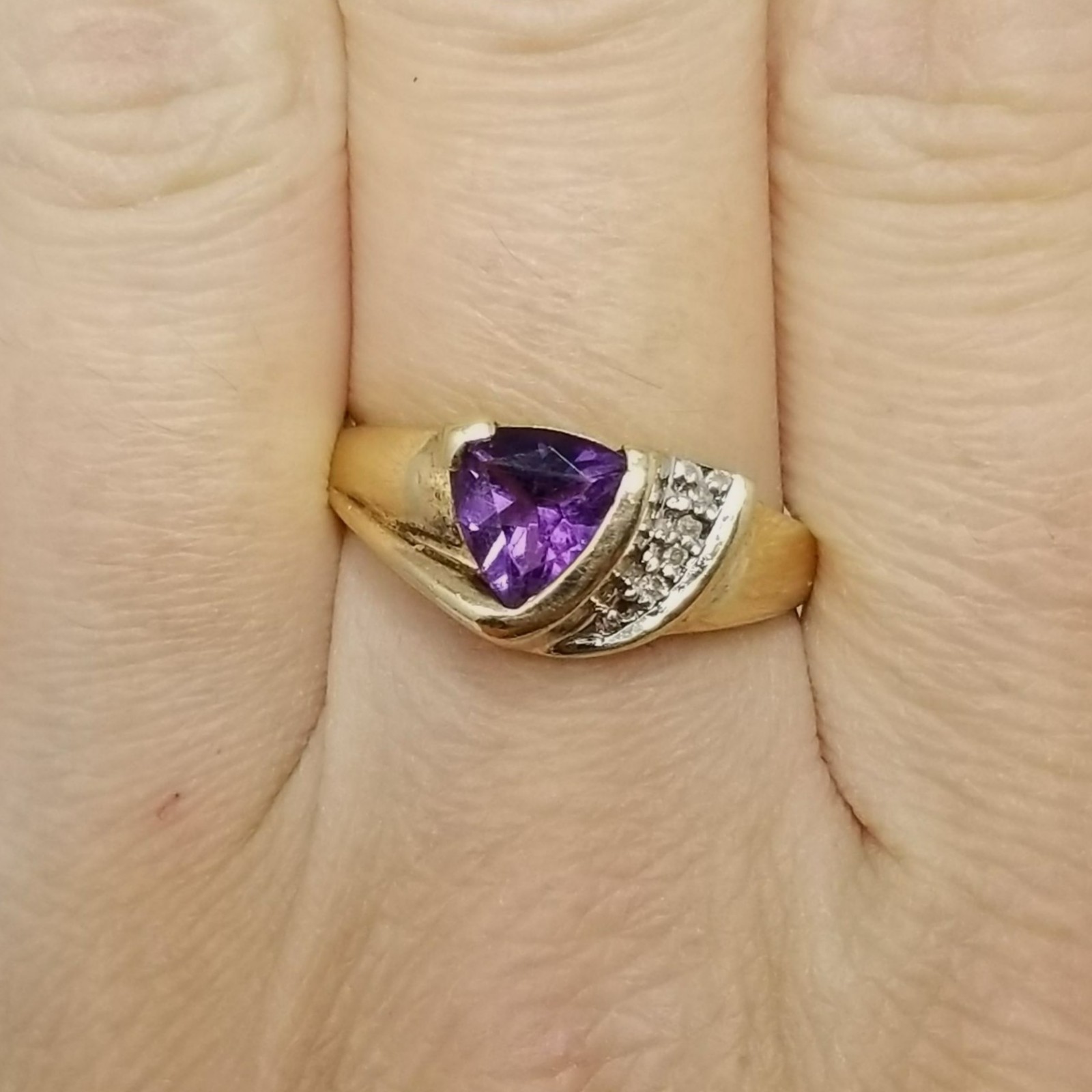 Vintage 10k Purple Amethyst Ring Size 6 1/2 Band Trillion Cut Yellow Gold
