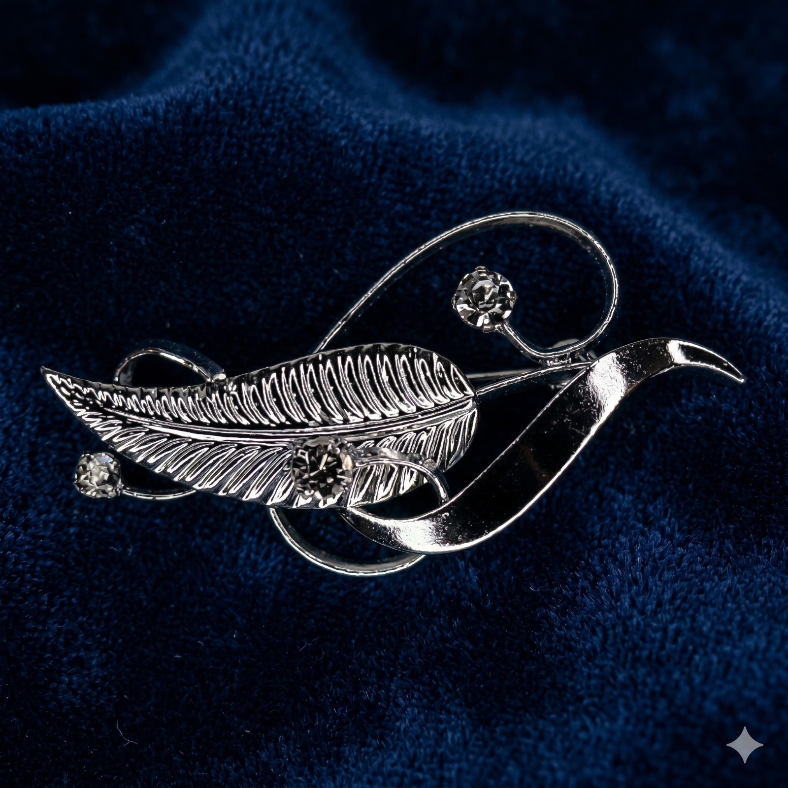 Brooch Pin Silver Tone Leaf Vintage Rhinestone Feather Swirl Textured Metal 3″