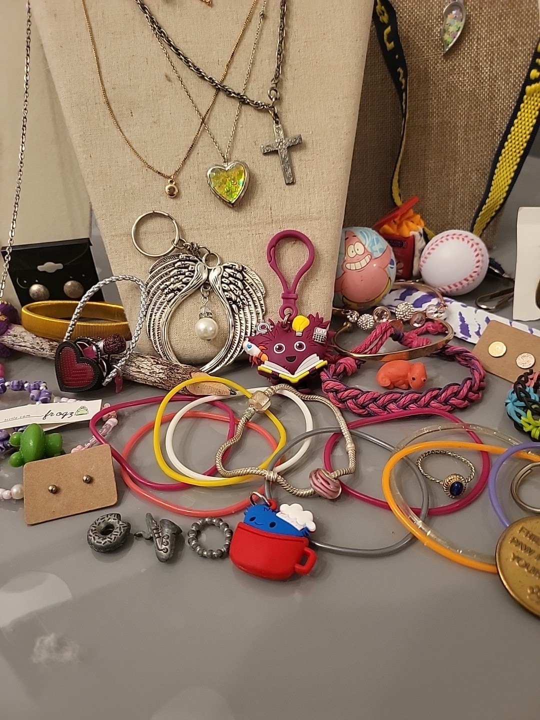 Costume Jewelry Lot 90 Pc + Girls Dress Up Box Collectibles, Hair Pcs And MoreG4