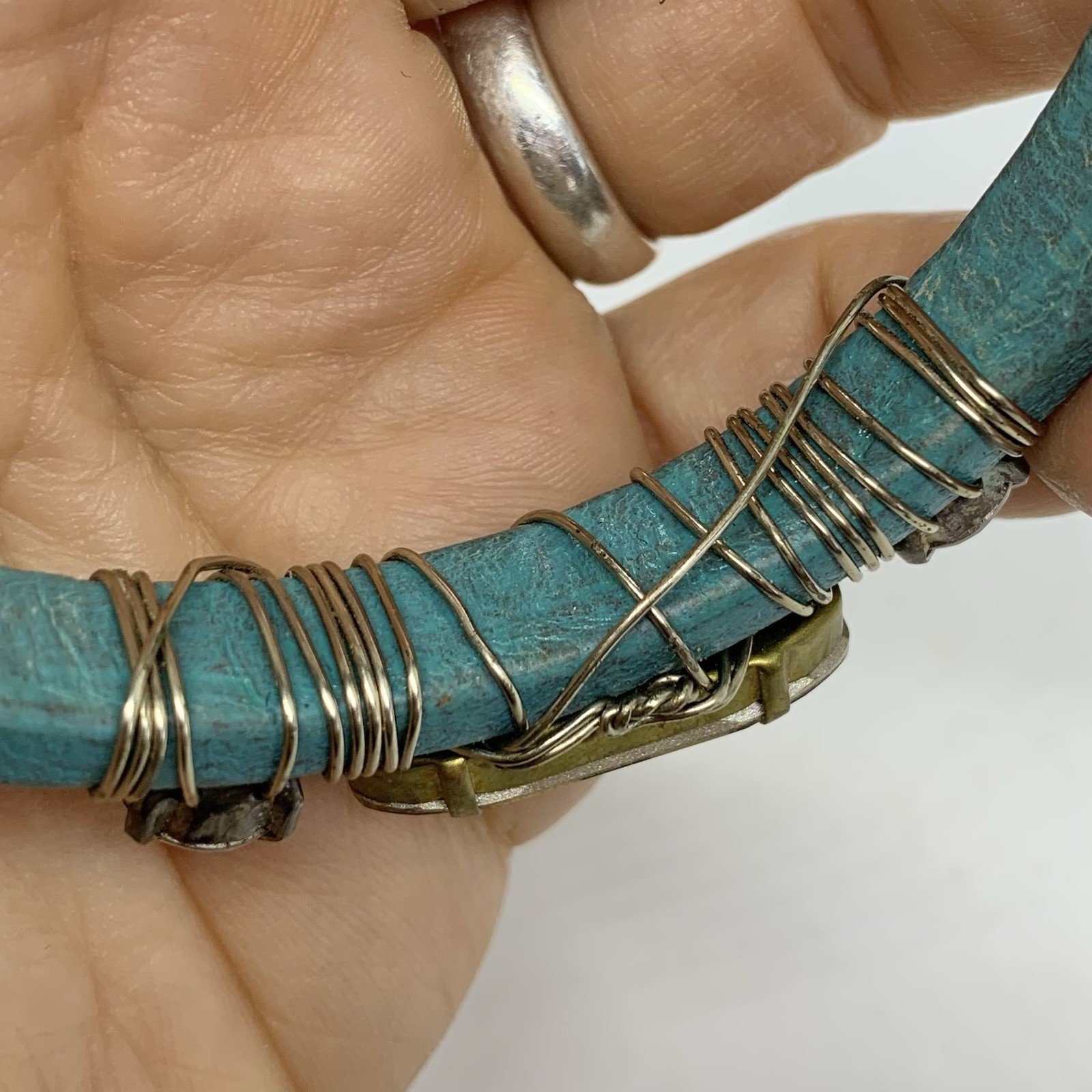 Vtg Turquoise Leather Rhinestone Bangle Cuff Bracelet Size 7.5” Southwestern