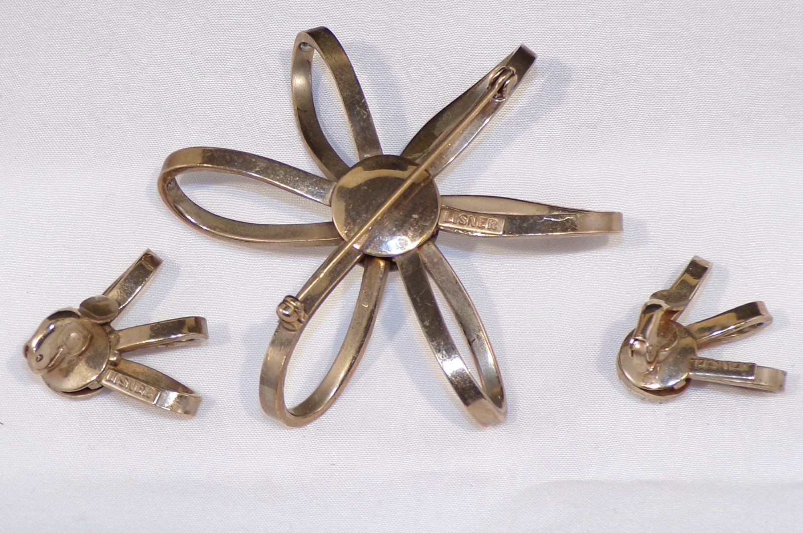 Vintage Jewelry EARRINGS and BROOCH SET by LISNER Looped Bow Flower Design