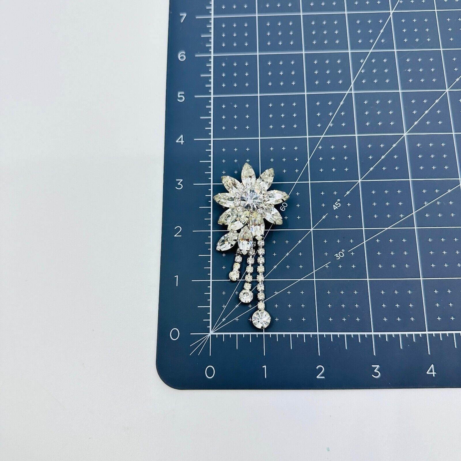 VTG Brooch Rhinestone Flower Prong Set Pendant Stunning Unsigned Beauty 3.5″