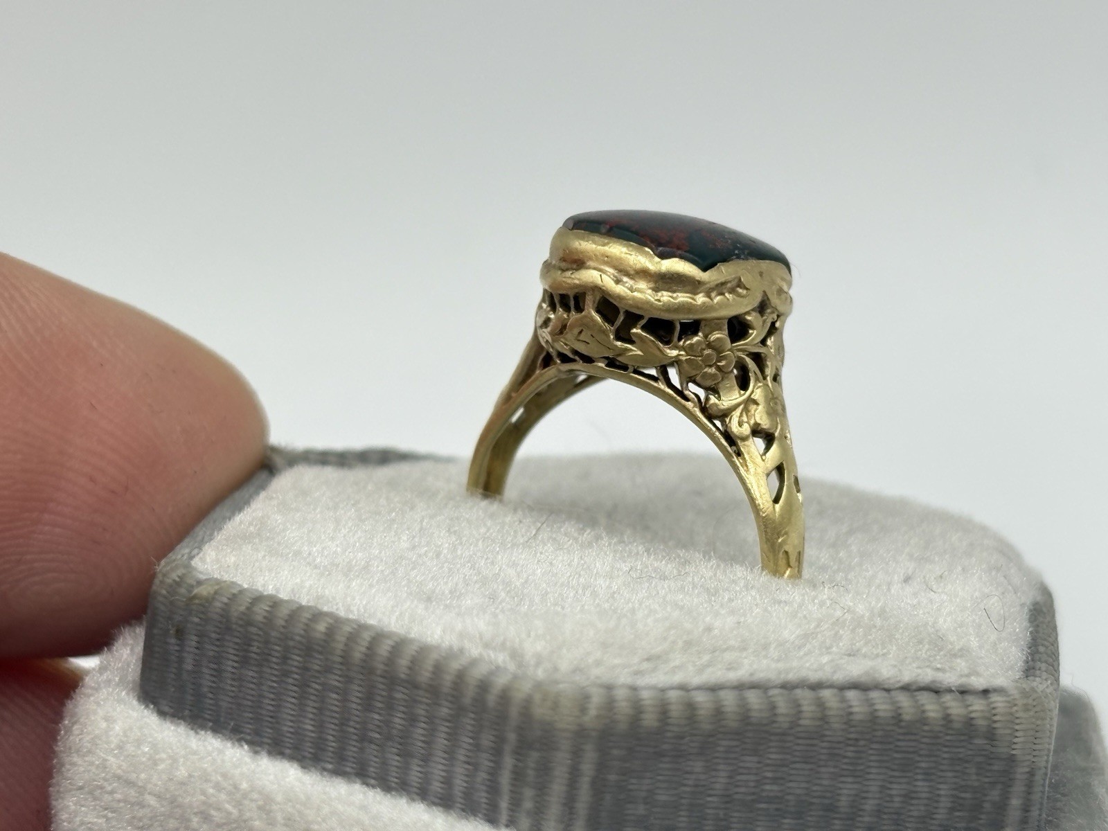 Antique Art Deco 14k Gold Filigree Bloodstone Ring Vintage