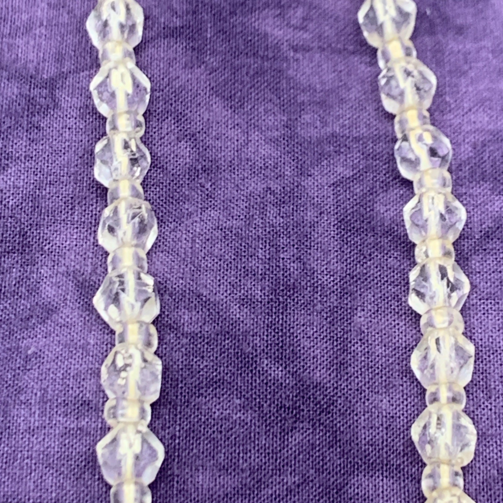 Vtg Glass Faceted Graduated 17.5″ Necklace w/ 925 Fish Hook Clasp