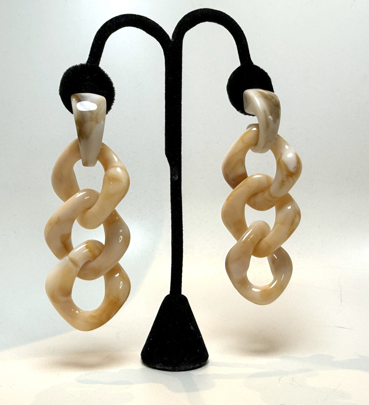 Gorgeous Cream Color Resin Chain Dangle Pierced Earrings