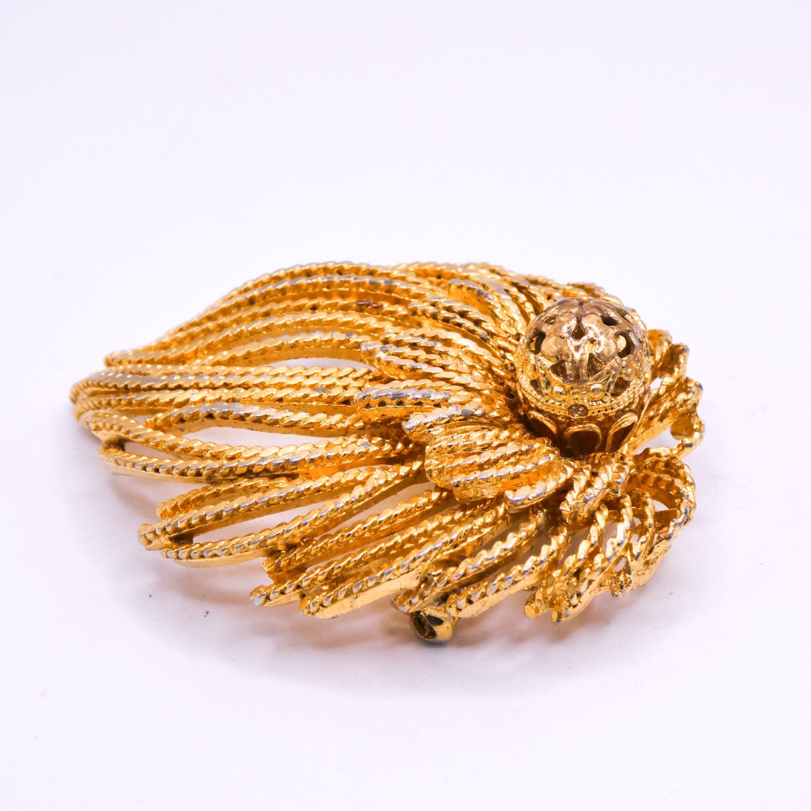 Vintage Fringe Flower Goldtone 2″ Rope Textured Unisex Layered Brooch Pin