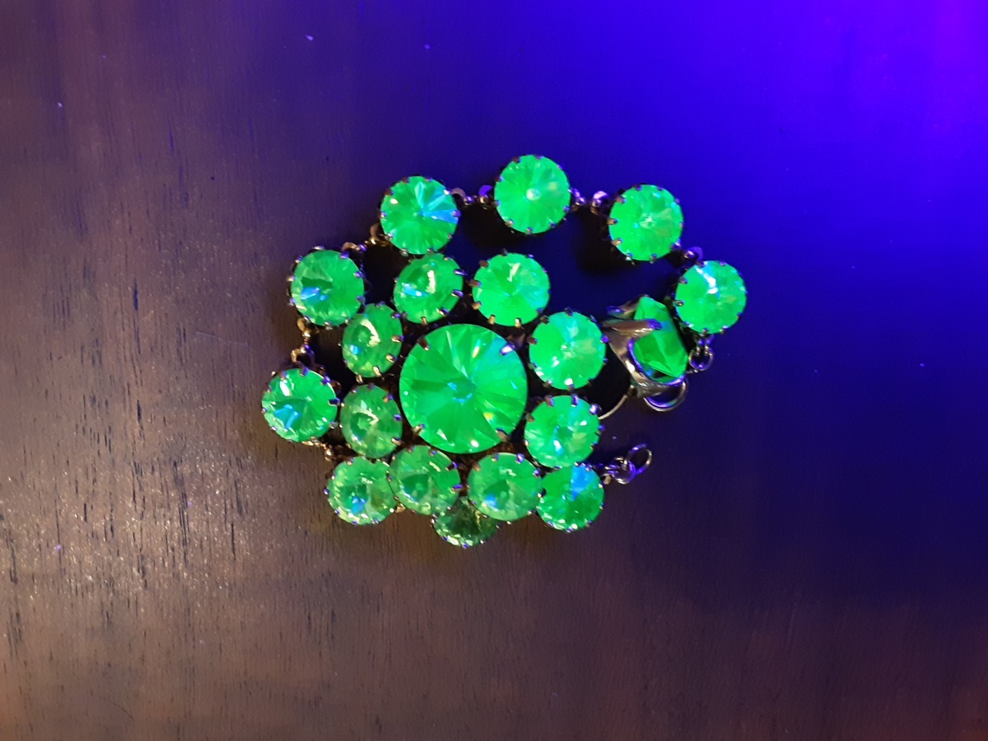 Vtg Light Green Rivoli Brooch, Bracelet, Ring Jewelry Set -Stunning!