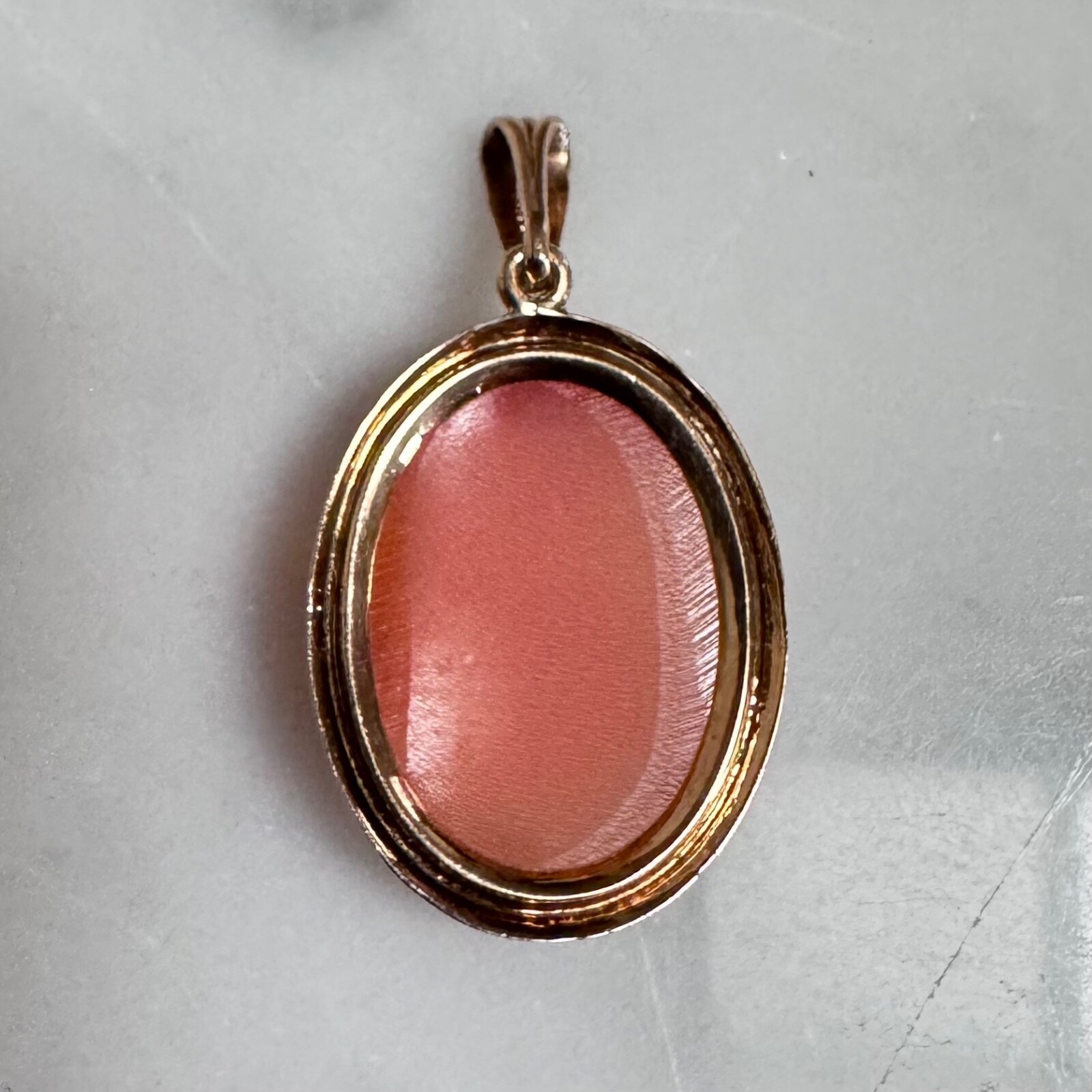 Signed BDA Vintage 10K Yellow Gold Craved Shell Cameo Pendant 3.22 Grams