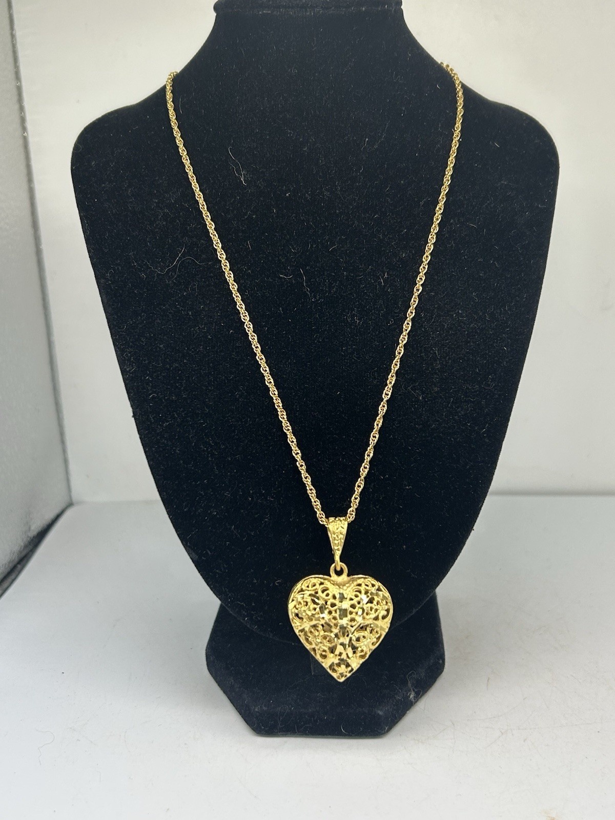 Vintage Filigree Heart Necklace Puff Gold Tone In Jewelers Box 24”