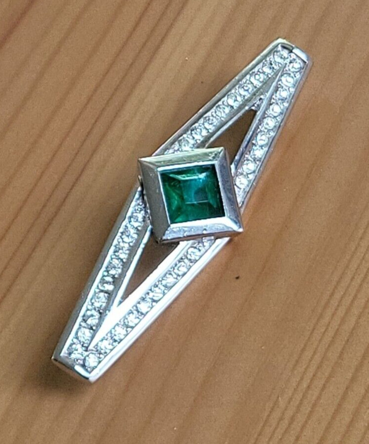 HENKEL & GROSSE Silver Tone Green Stone Rhinestones Bar Brooch Pin RARE 1980’s