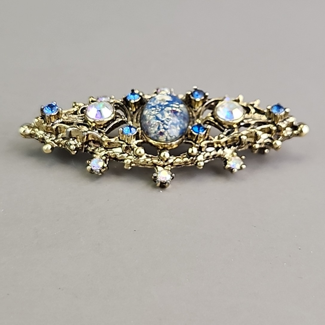 Vintage Foiled Glass Brooch Aurora Borealis Blue Oval Gold Tone 2 3/8″