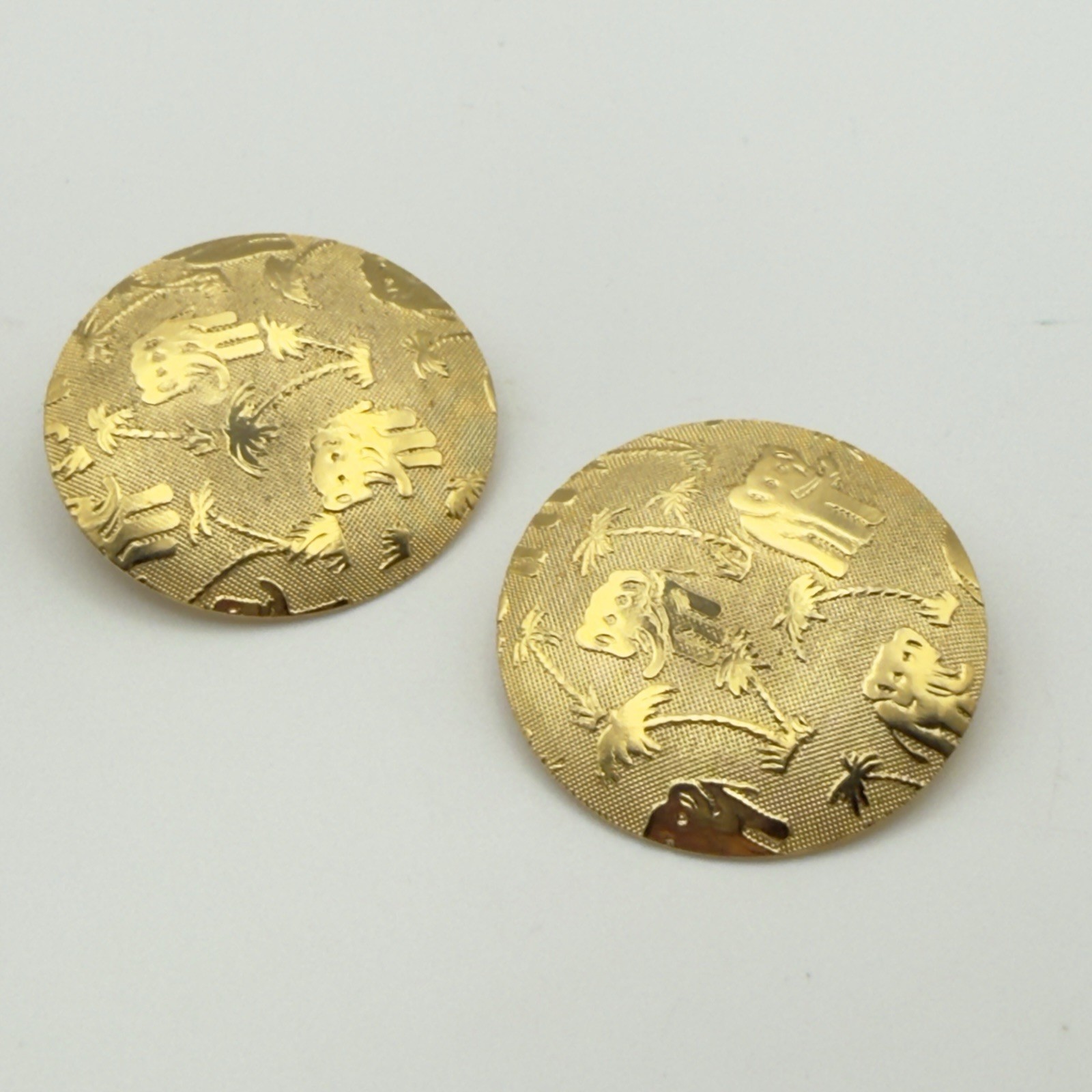 Vintage Gold Tone Elephant Palm Tree Disc Clip On Earrings Safari Bold