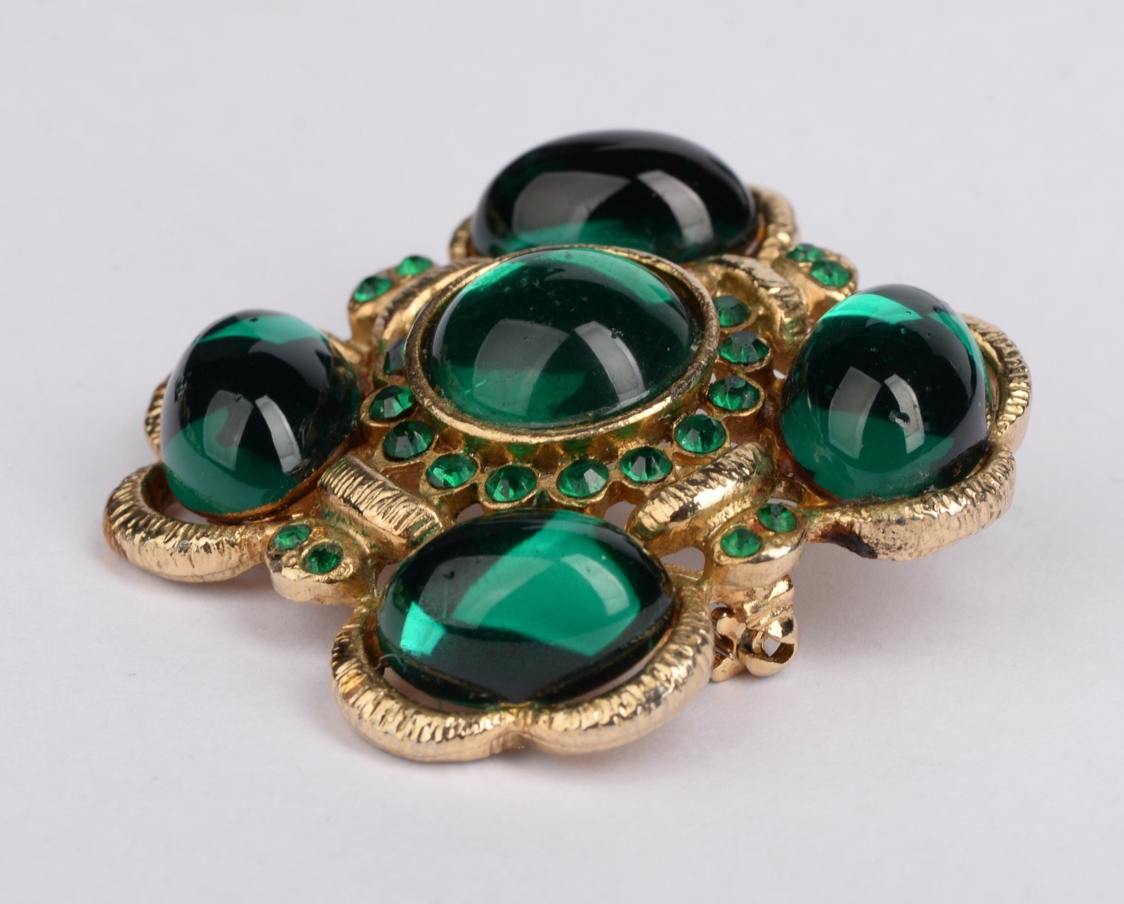 Vintage Gold Tone Green Red Rhinestone Christmas Tree Brooch Pin 2.06″