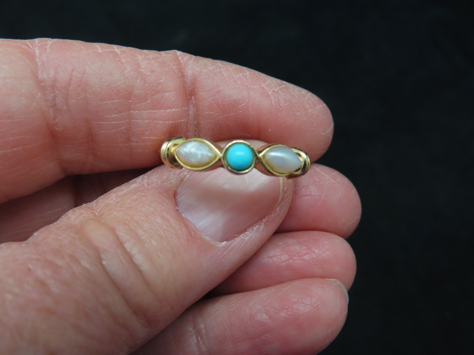 Vintage 1970’s AVON Faux Pearl Ring SZ 8