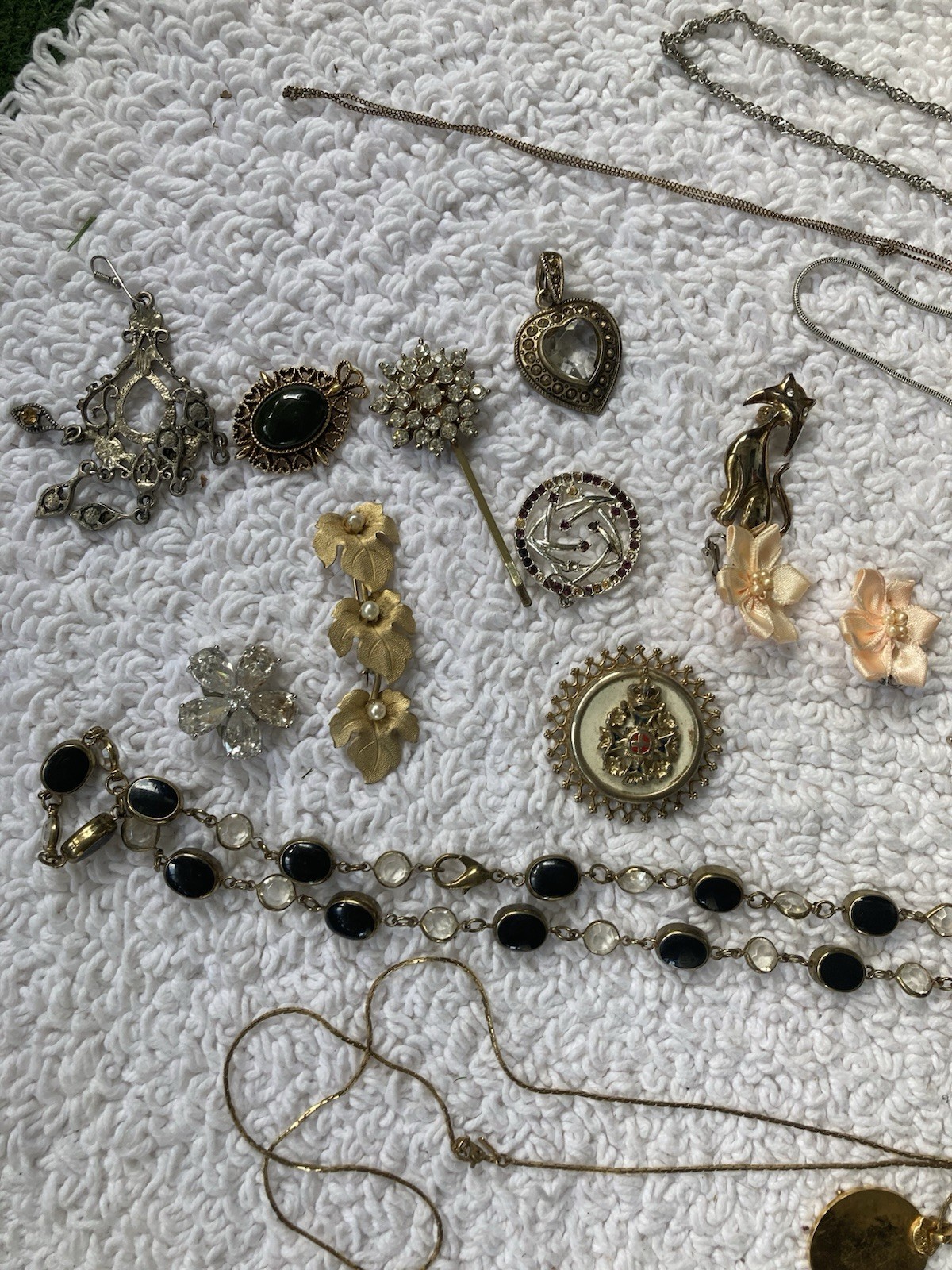 Vintage Estate Costume Jewelry Lot Signed MONET Pendant Cat Brooch Pearl Glass