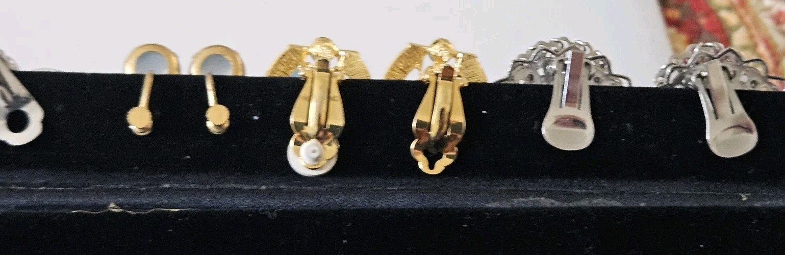 Stunning Lot Clip-On & Screwback Rhinestone Earrings High Quality 50s-80s