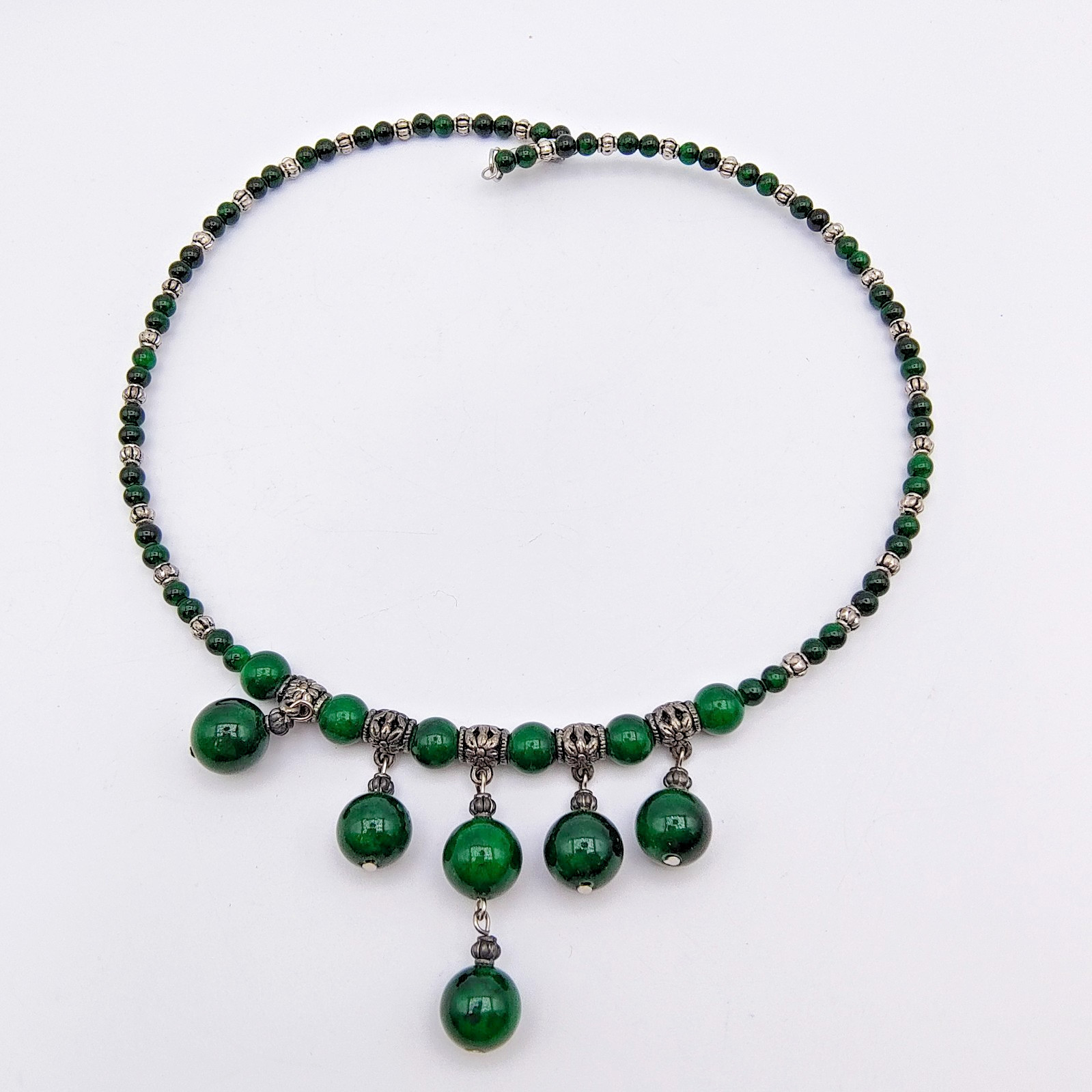 Vintage 90s Choker Necklace Green Glass Bead Dangle Silver Tone Memory Wire