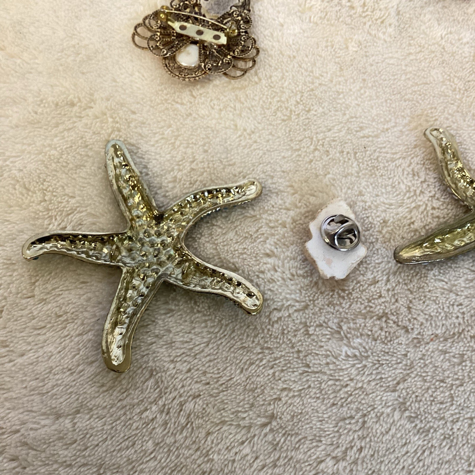Eclectic Lot Of Costume Jewelry Necklaces, Pendant, Brooch, Ring Bracelet READ