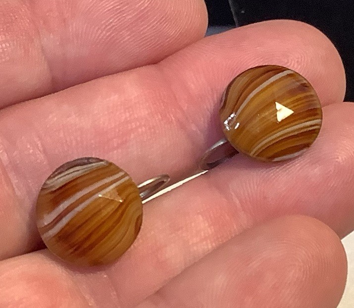 Vintage Faceted Dome Shape Polished Banded AGATE Screw Back Earrings Set