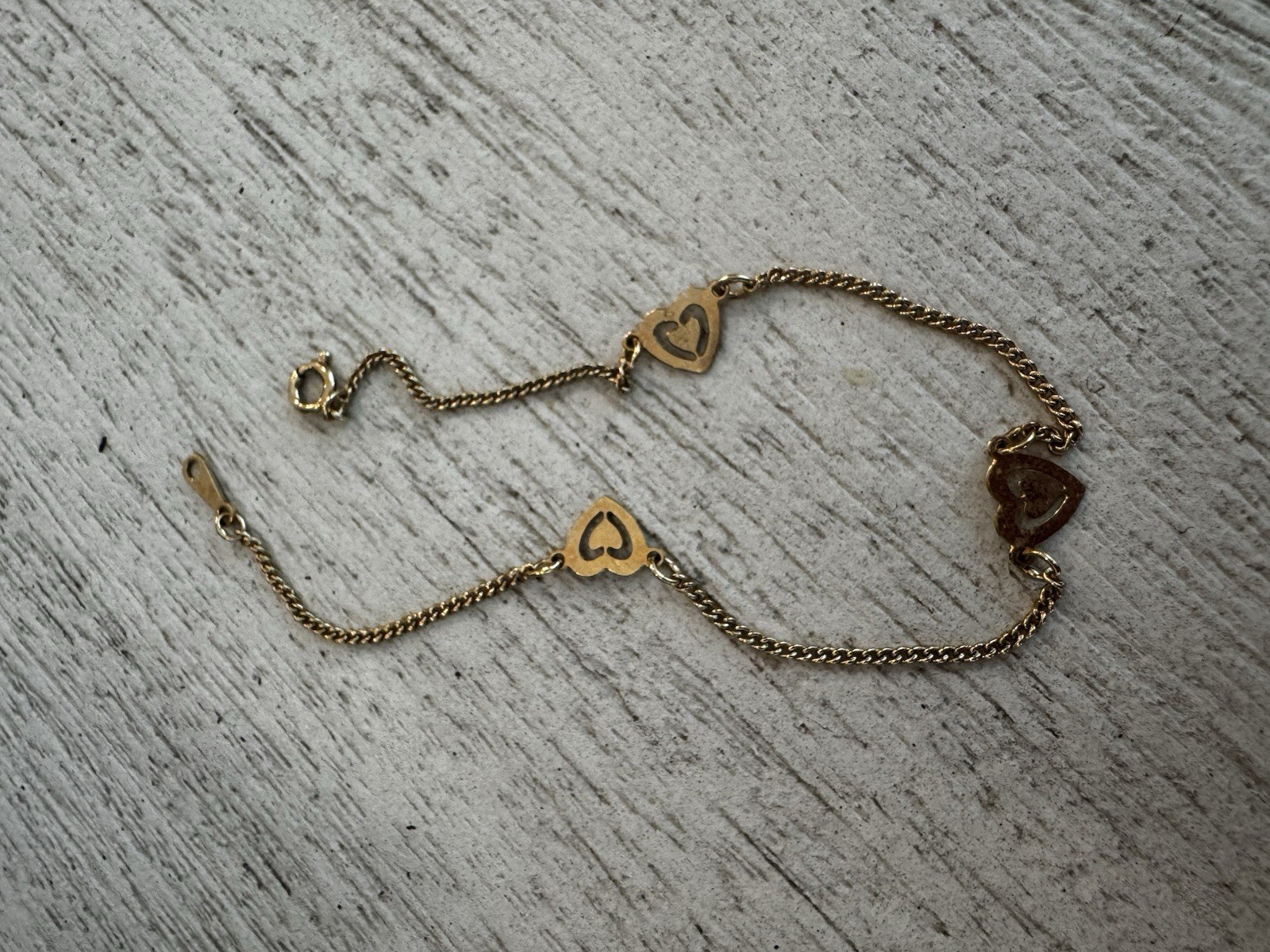 Avon Vintage 1980 Sweet Romance Ankle Bracelet Gold Tone Finish Original Box