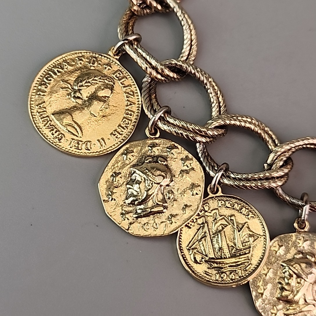 Vintage Faux Coin Charm Bracelet Gold Tone 6.25″