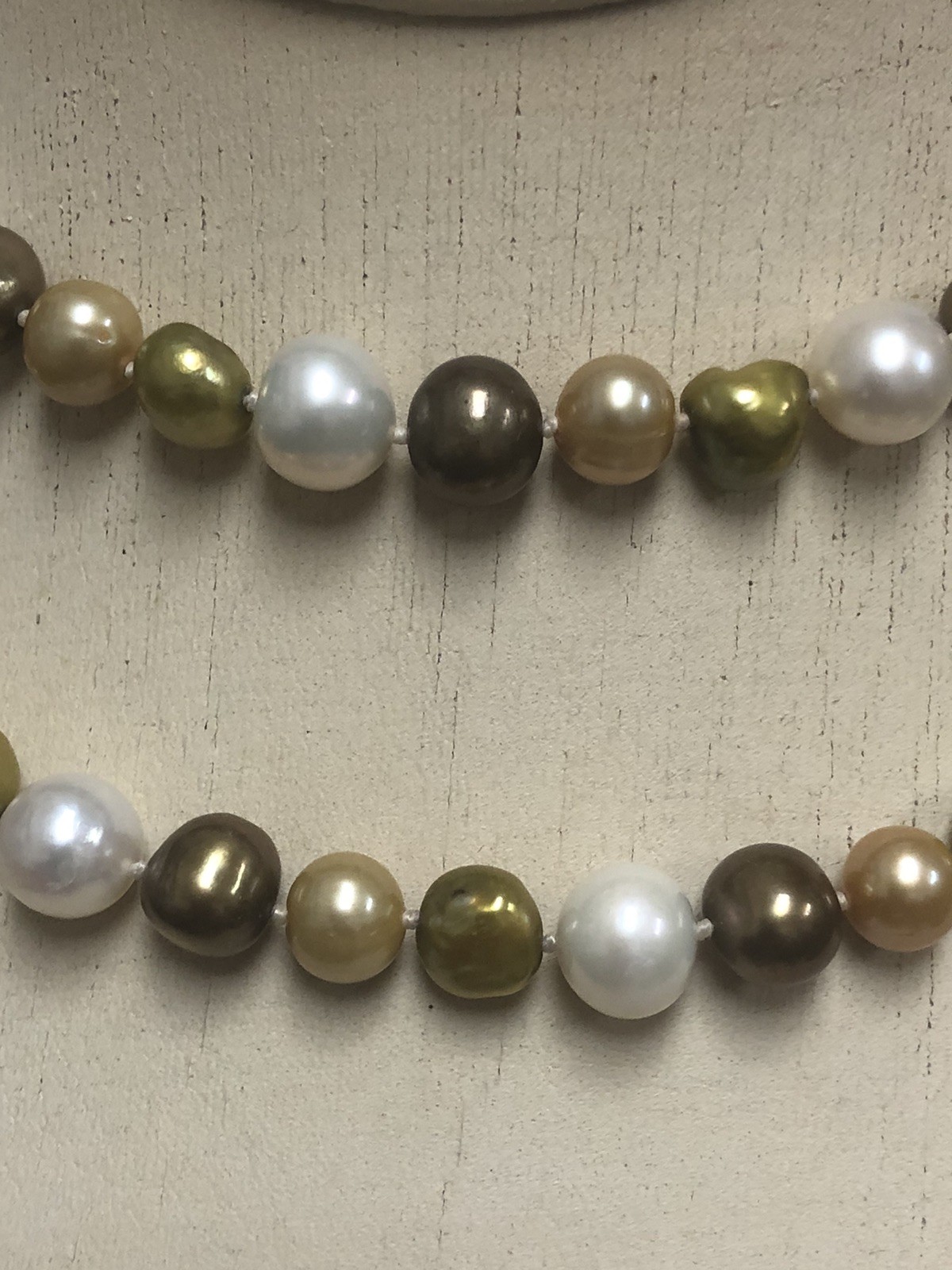 VTG MULTICOLORED FRESH WATER CULTURED SINGLE STRAND NECKLACE & STRETCH BRACELET