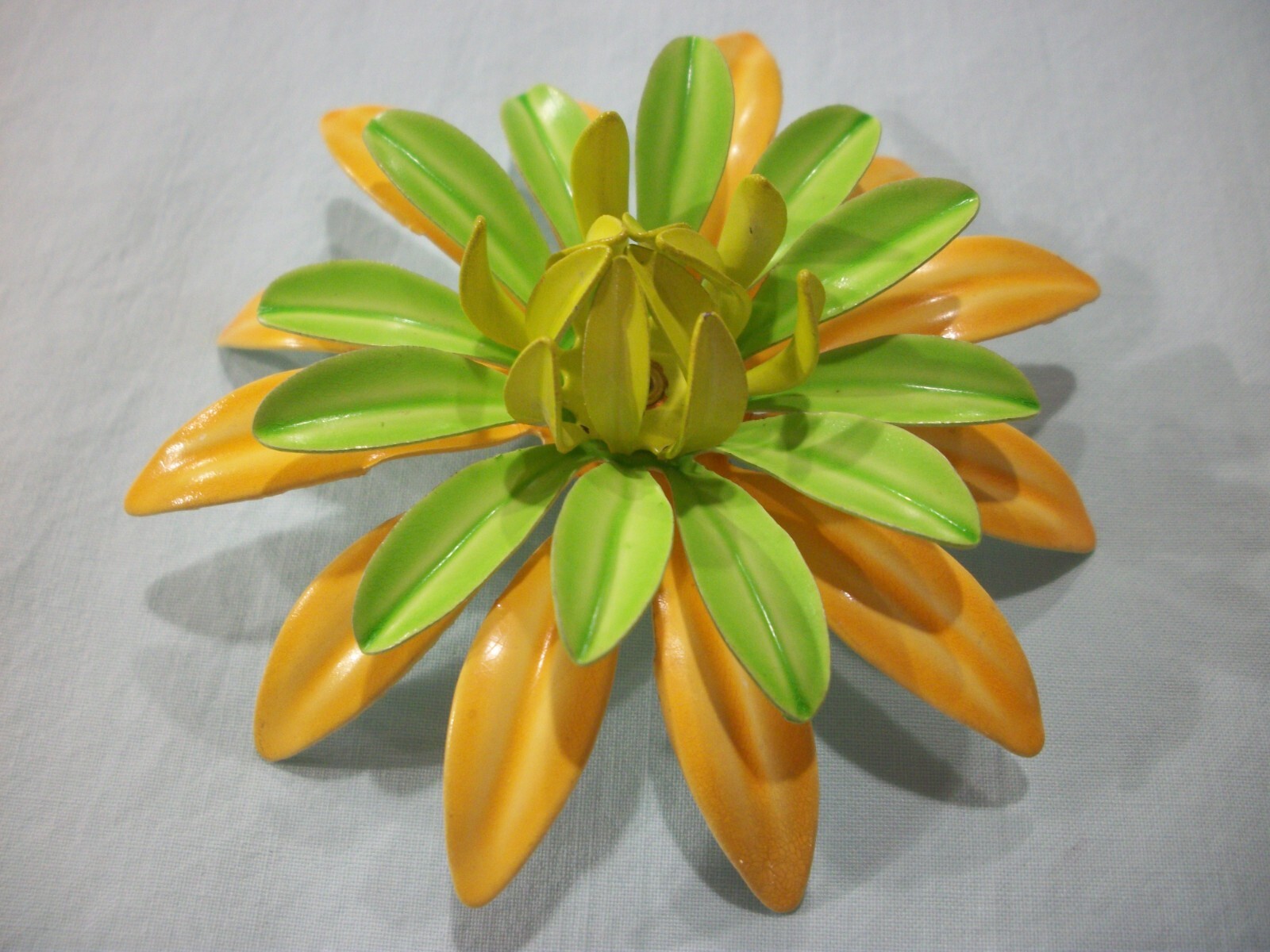 ViNTaGE MeTaL ENaMeL **LEMON YELLOW/LiME GREEN TROPiCAL BEAUTY**FLoWeR BuRST PiN
