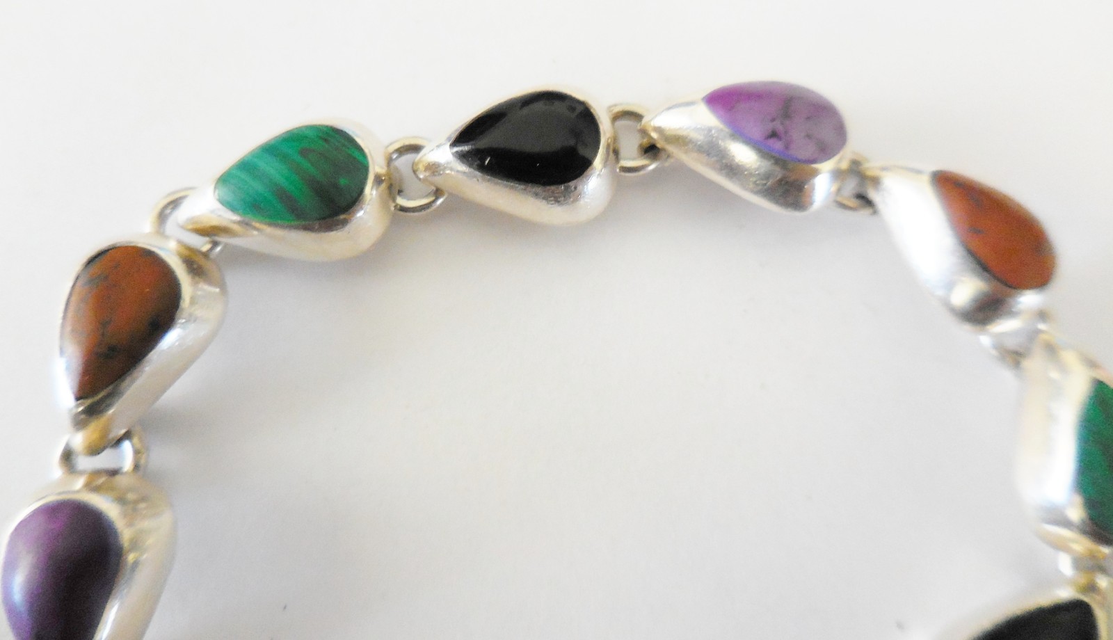 VINTAGE GEODE STERLING SILVER BRACELET BEAUTIFUL COLORFUL STONES 31 GRAMS