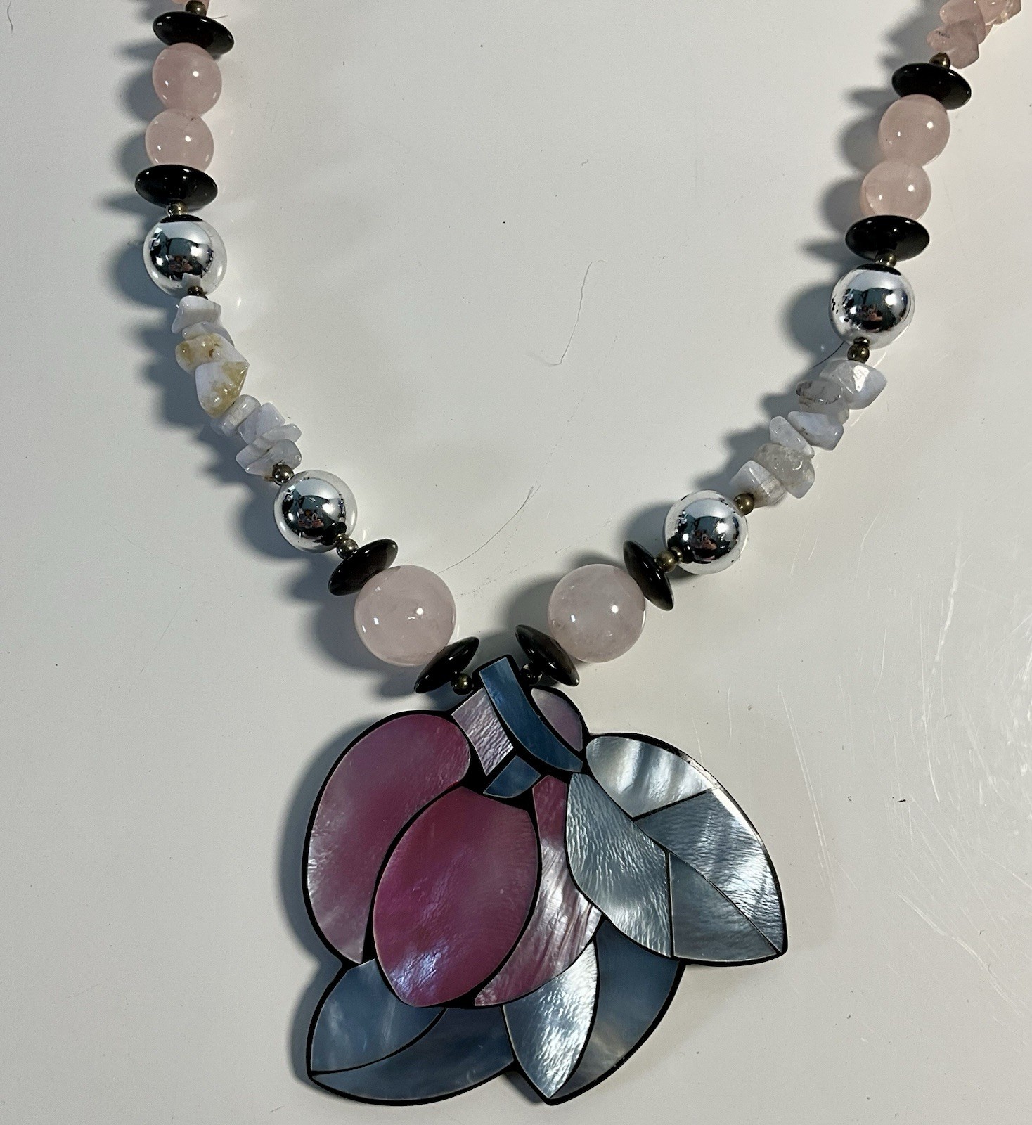 Vintage 1980’s Stunning Abalone Lucite Rose Quartz Bead Fashion Necklace EUC