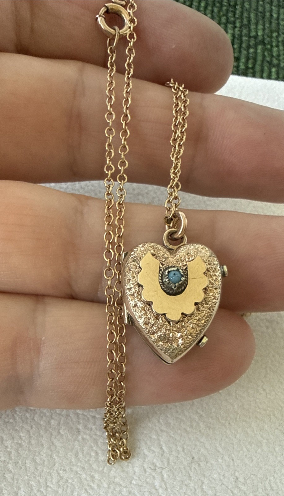 Victorian Small Gold Filled Puffy Heart Photo Locket 18” Chain Pendent Necklace