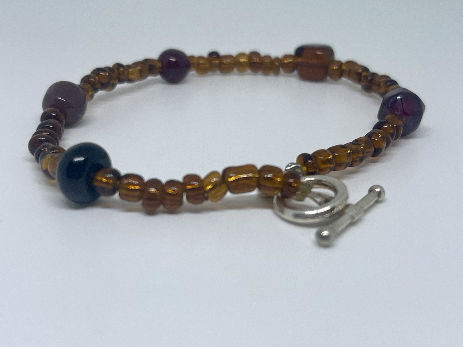 Vintage Earthy Boho Amber Beaded Bracelet Silver Tone Toggle Clasp Size 8”