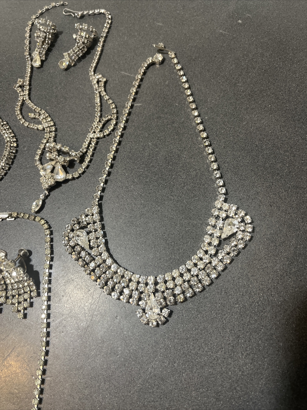 VINTAGE ESTATE LOT 4 CLEAR RHINESTONE NECKLACES 3 PAIR SCREWBACK DANGLE EARRINGS