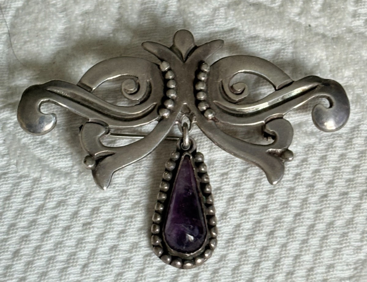 VINTAGE MEXICAN TAXCO 980 SILVER BROOCH W/AMETHYST BEADED HANGING PENDANT