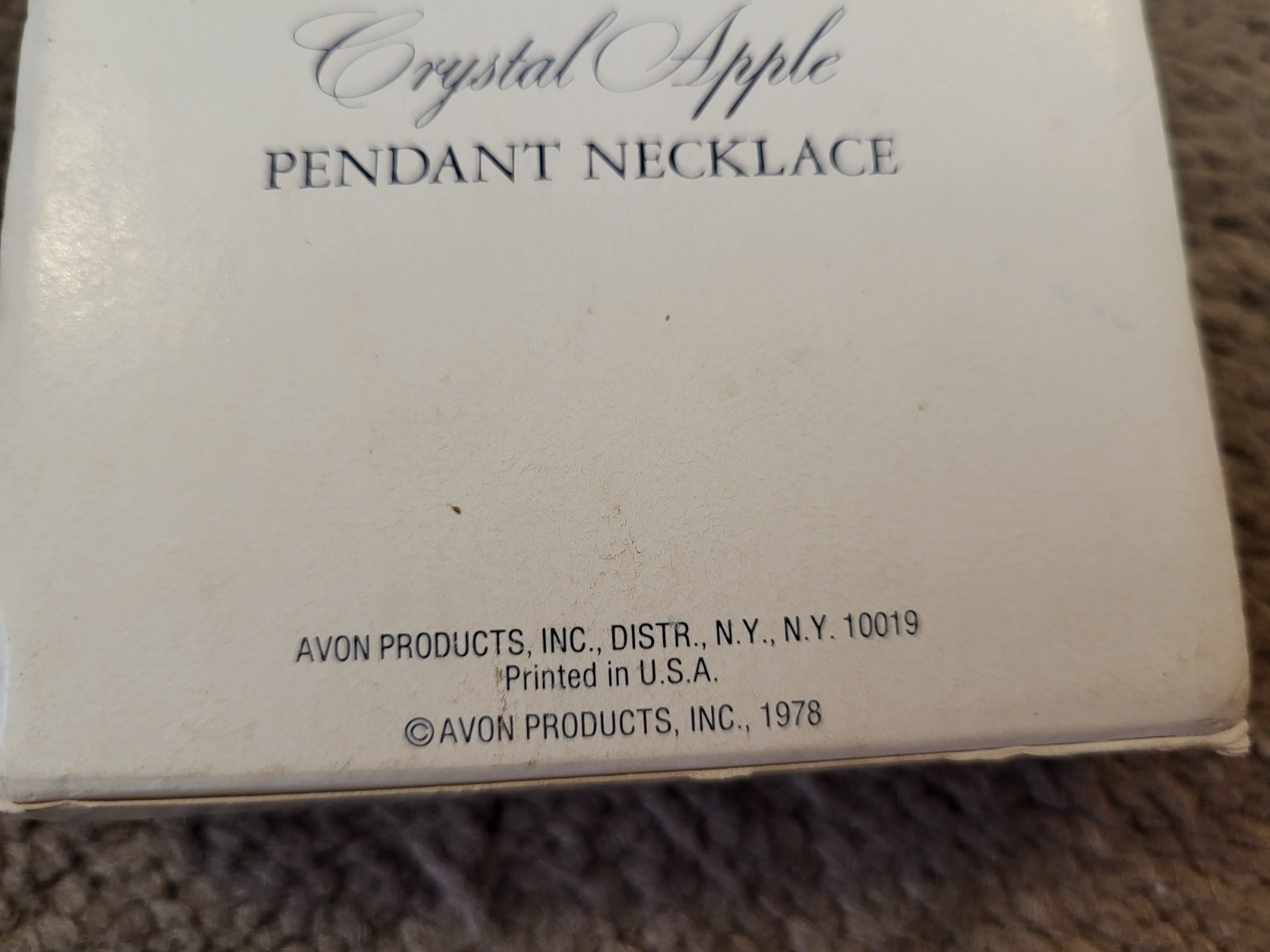 Vintage Avon Frosted Lead Crystal Apple Pendant Necklace 1978 in Box
