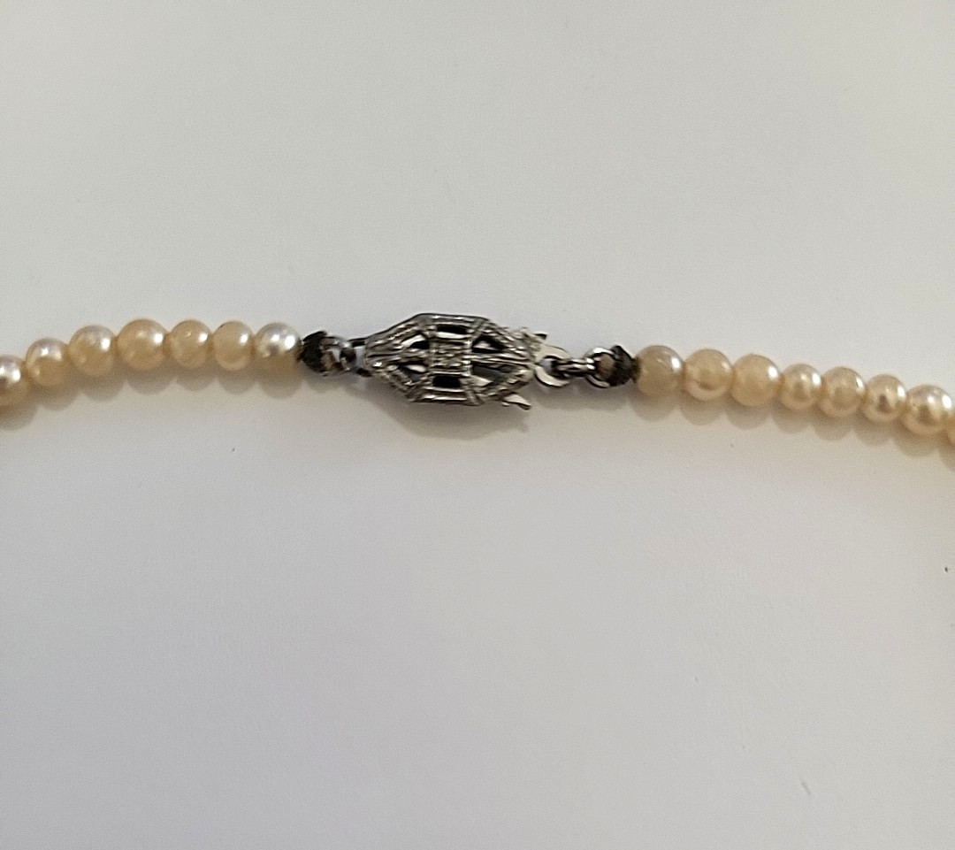 Vintage 16″ Champagne Graduated Pearl Beaded Necklace Silver Fish Hook Clasp