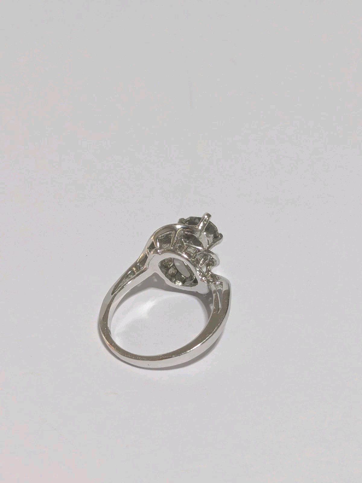 Vintage Silver Tone Spiral Ring With Faceted Smoky Crystal Stone. Size 5