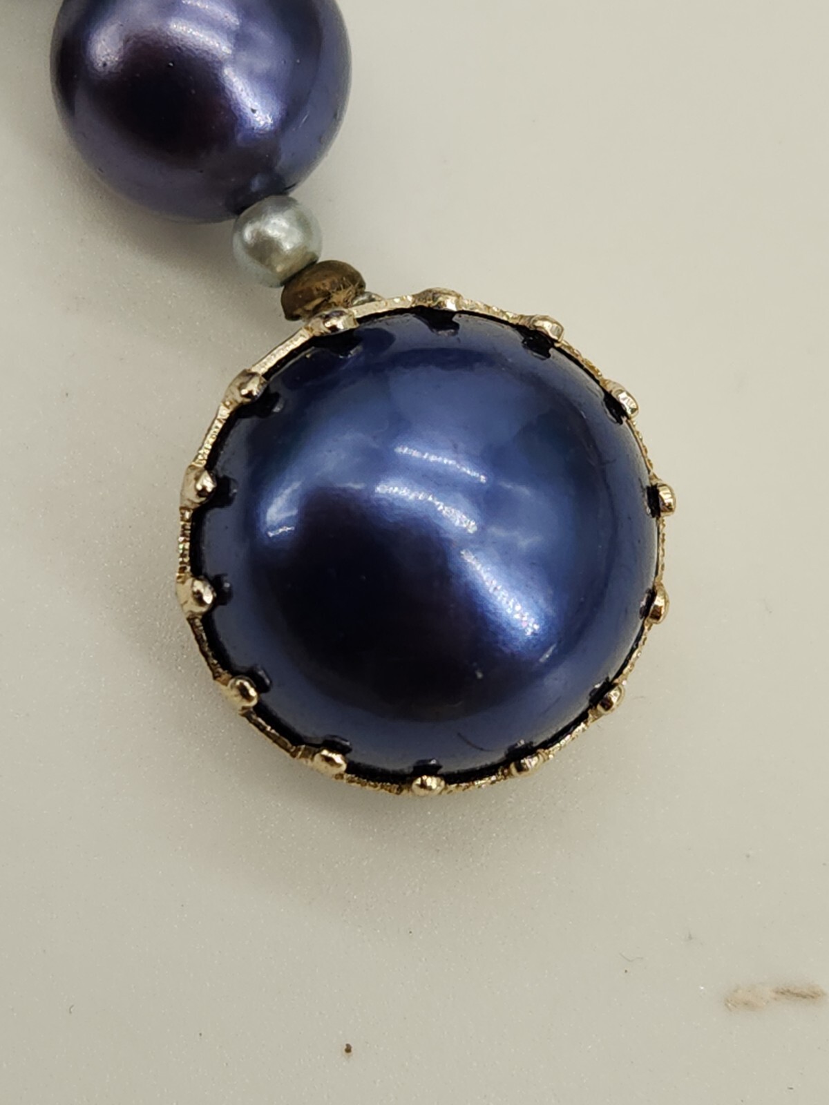 Vintage Blue Iridescent Strung Larger Faux Pearl Necklace Box Tab Closure JAPAN