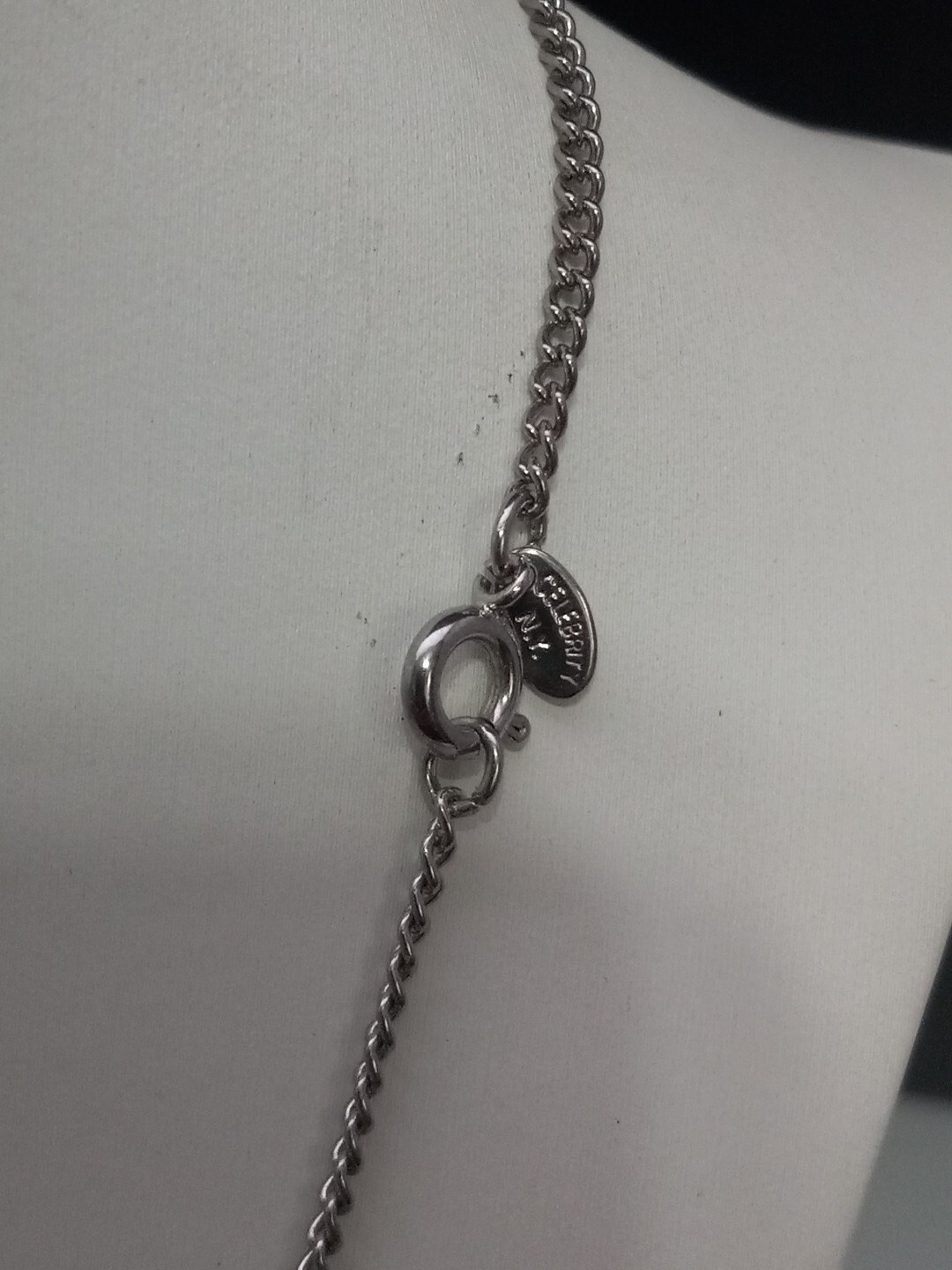 Celebrity New York 23.5 Inch Silver Tone Cube Stations Vintage Chain Necklace