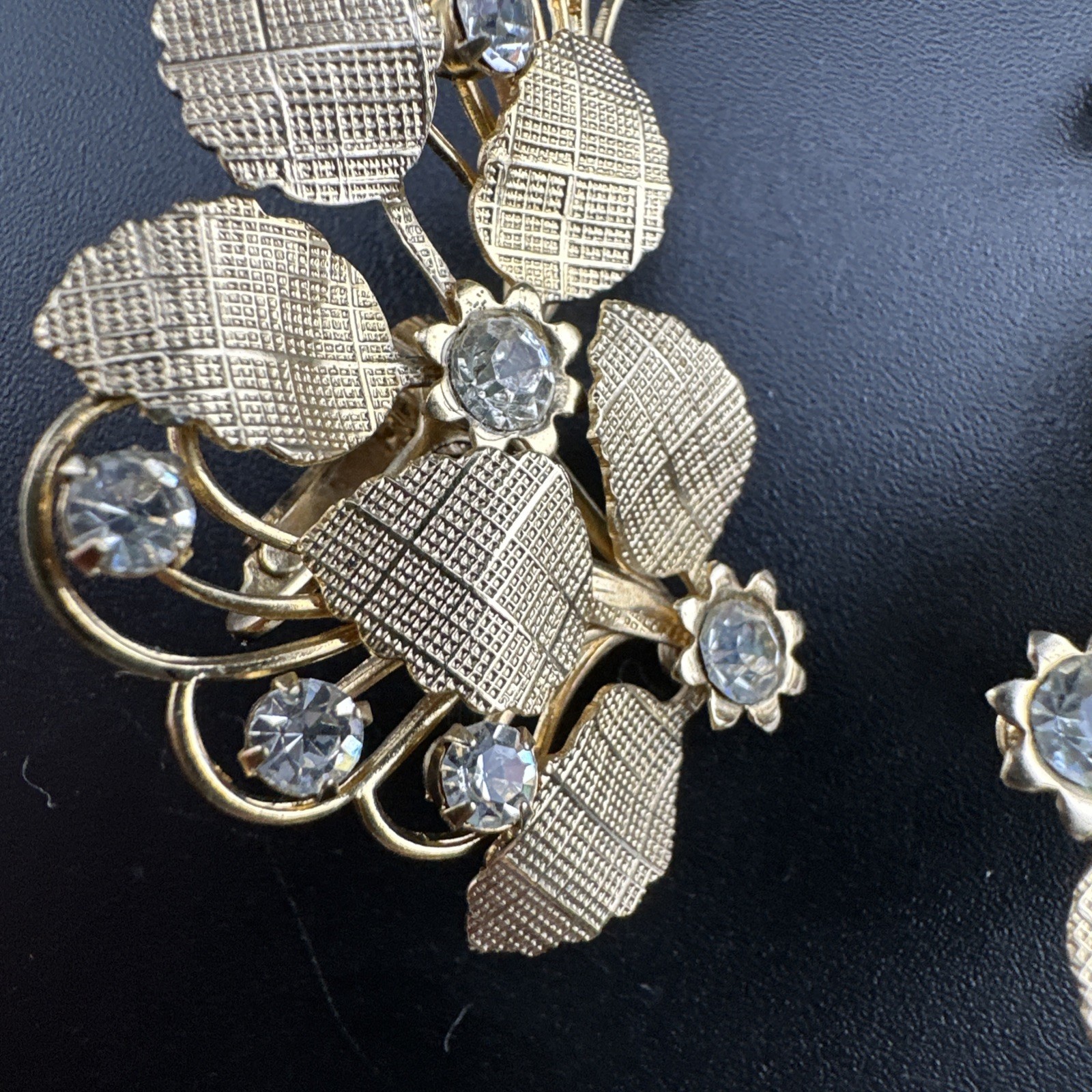 Very Pretty Vintage 1950s Rhinestone Flower Earrings And Brooch Set