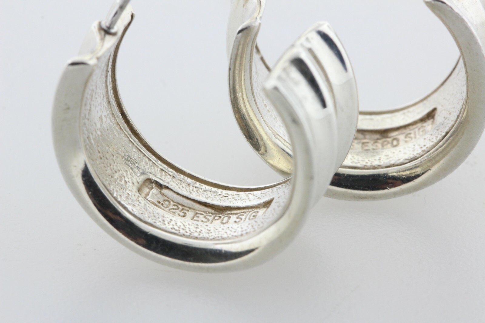 Joseph Esposito ESPO SIG 925 Sterling Silver Carinated Hoop Post Earrings