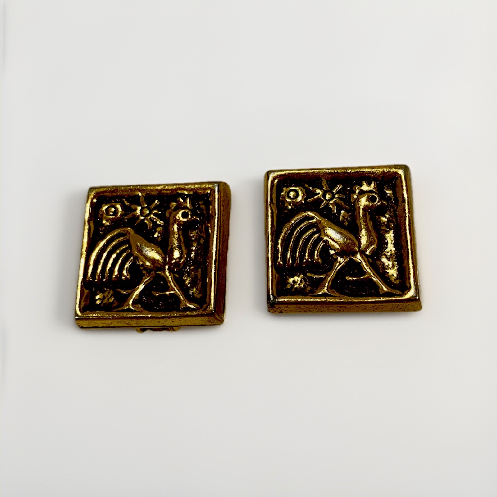 VINTAGE SQUARE ROOSTER CLIP ON EARRINGS SIGNED ZENTALL