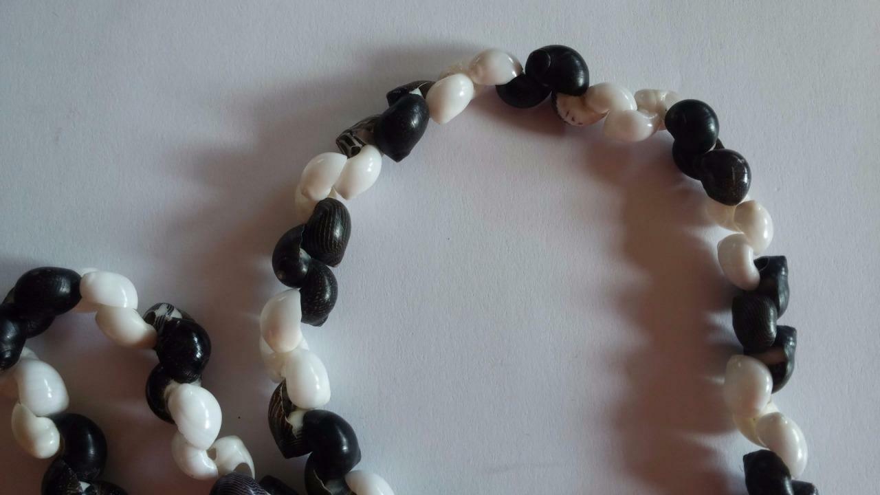 Vintage Antique Black and White Seashell Shells Beaded Necklace 34″
