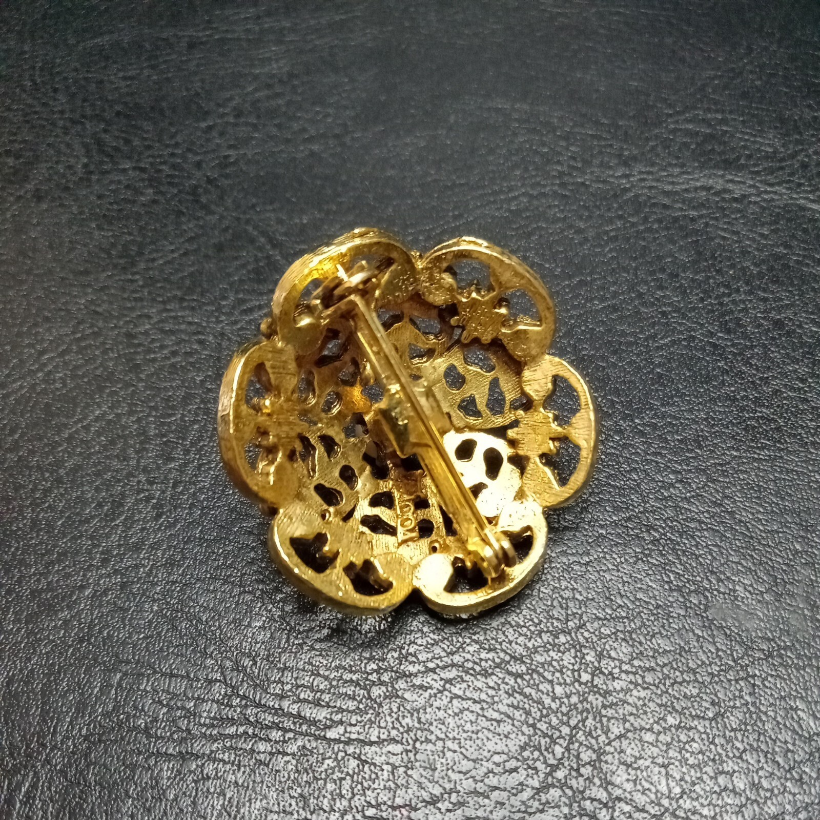 Vintage Signed TACOA Flower Pin Brooch Faux Pearl. 3417