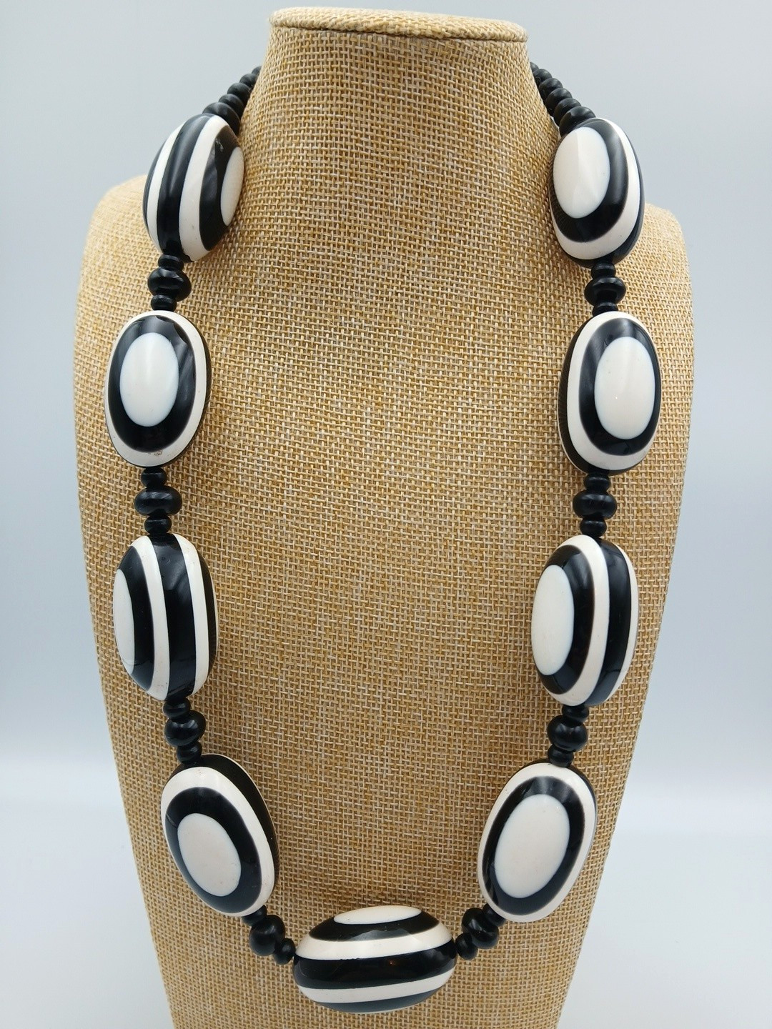Vintage 60’s MOD Art Deco Black & White Chunky Bead Necklace 26″