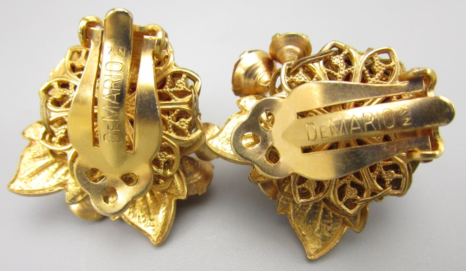 BEAUTIFUL VINTAGE DEMARIO GILT BRASS RED FOILED GLASS BULLET CABOCHON EARRINGS