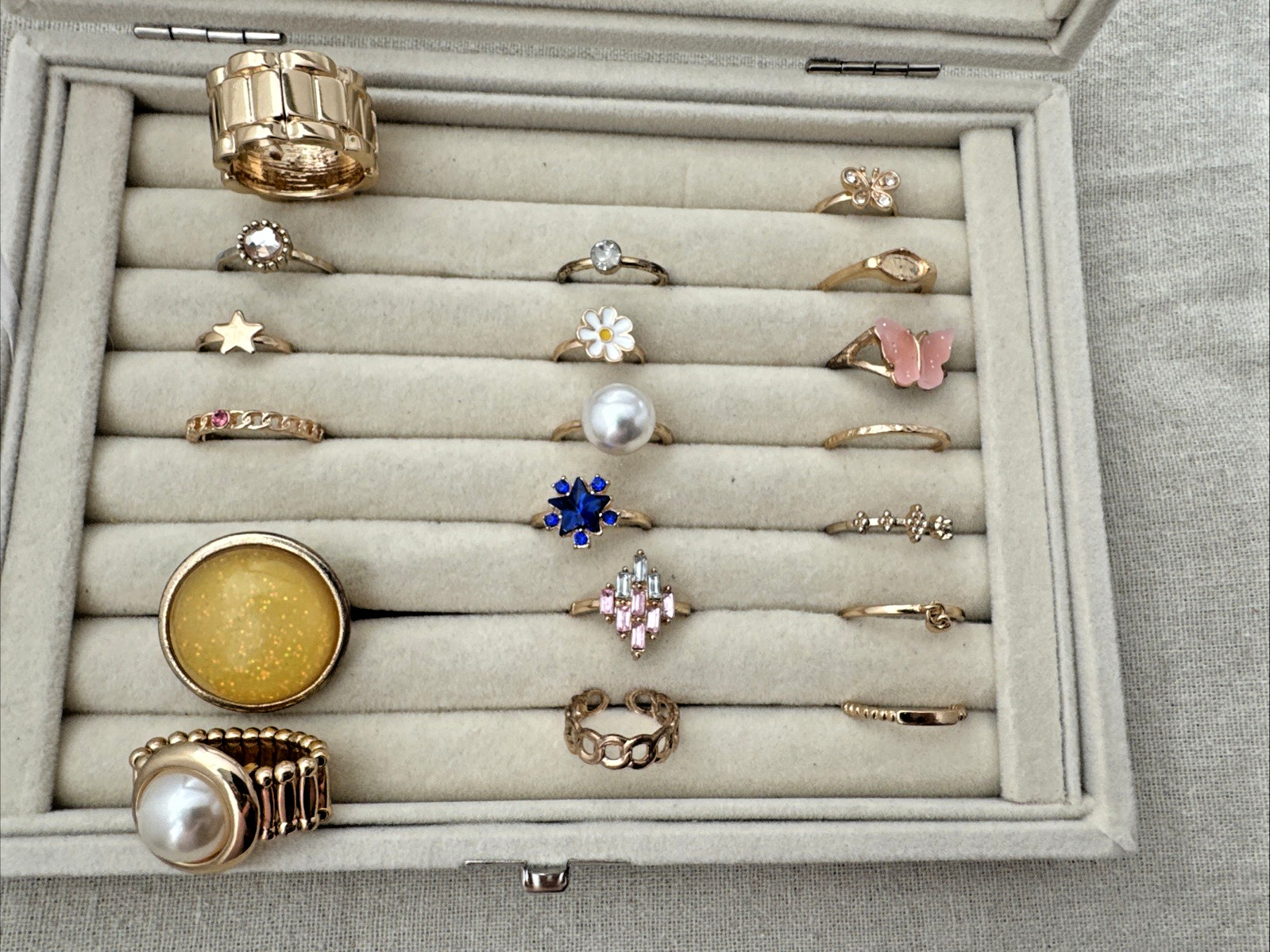 VTG-now Gold pearl funky dainty RINGS LOT Jewelry Lot Chunky 90s 2000s Y2K boho