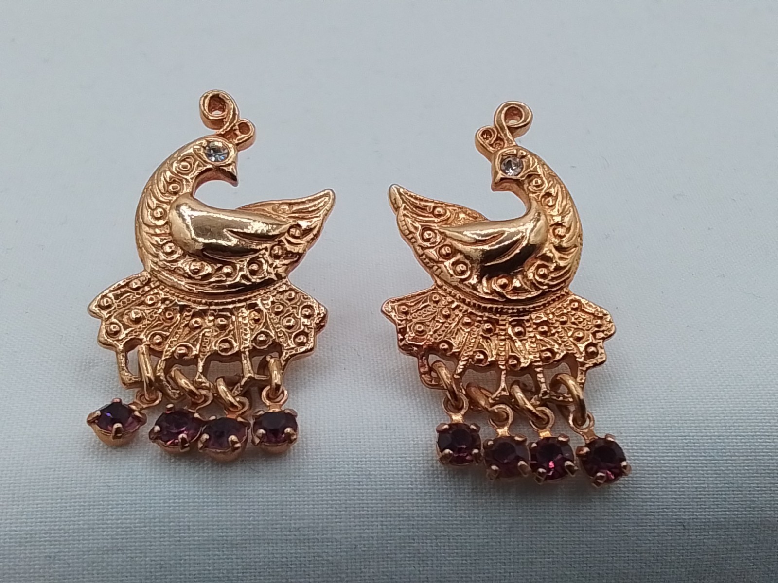ROYAL PEACOCK BIRD PURPLE PRONGED RHINESTONE VINTAGE ESTATE PIERCED EARRINGS