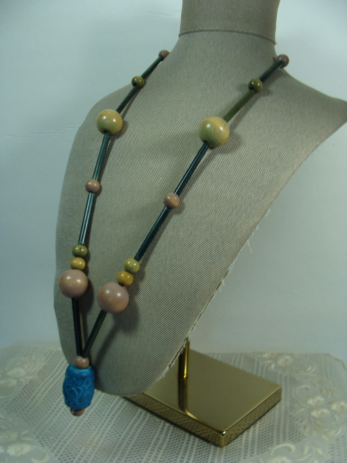 VTG Handmade Carved Tulip Flower Ceramic Bead Wood Tribal Bohemian Mod Necklace