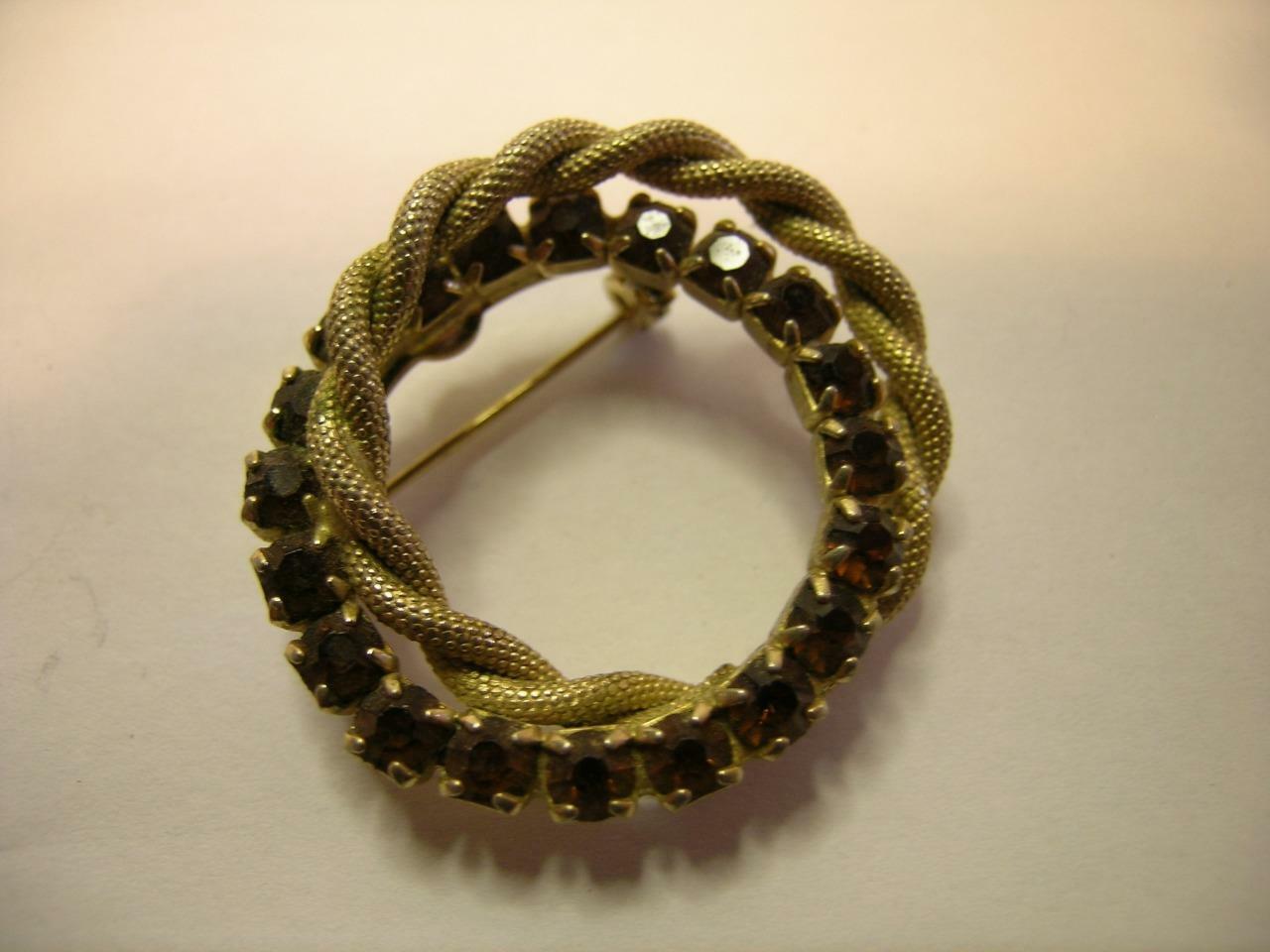 Vintage 1 1/4″ Gold Tone Double Circular Brooch Roll Over Safety Clasp Estate!
