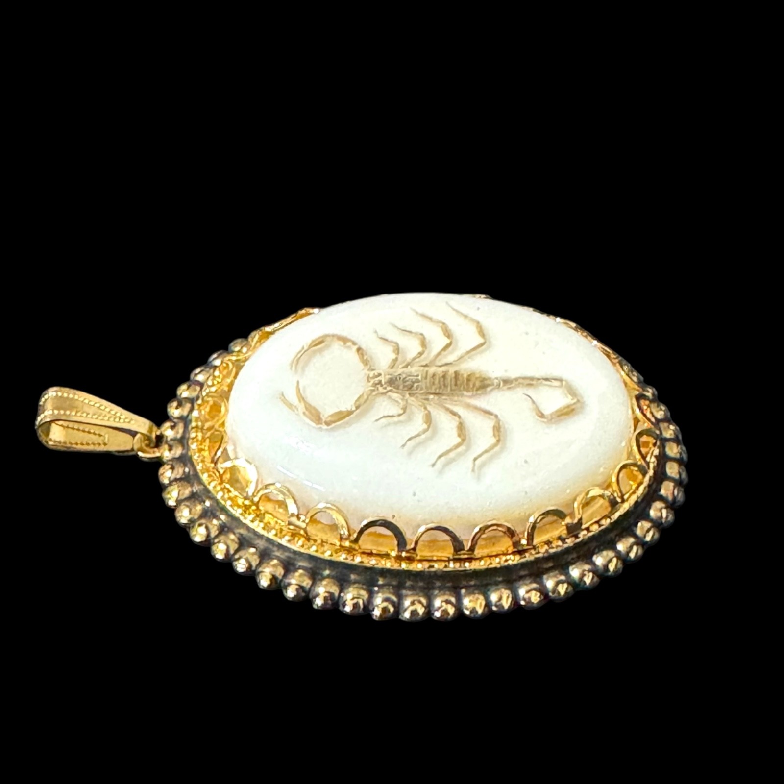 Vintage Real Scorpion Pendant Chunky Oval Scorpio Witchy Punk Goth Arachnid